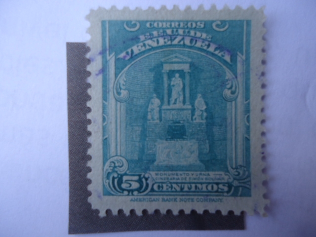 Monumento y Urna Cineraria del Libertador Simón Bolívar - 110 Aniversario de su Muerte 