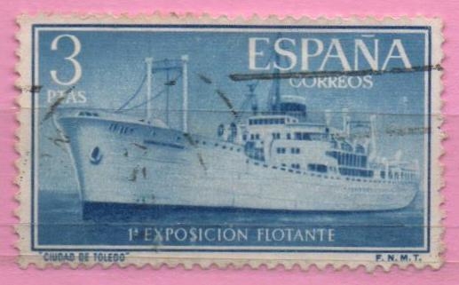 Exposicion flotante en el Buque 
