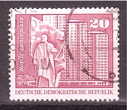 Turismo- Lenin y torre residencial