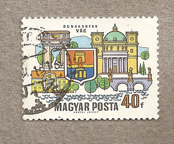Escudo y edificios de Vac
