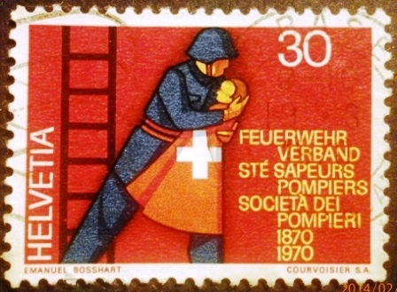 Bomberos. Saving a child