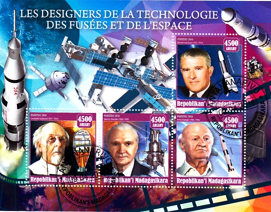 DISEÑADORES DE TECNOLOGÍA DE COHETES Y ESPACIO