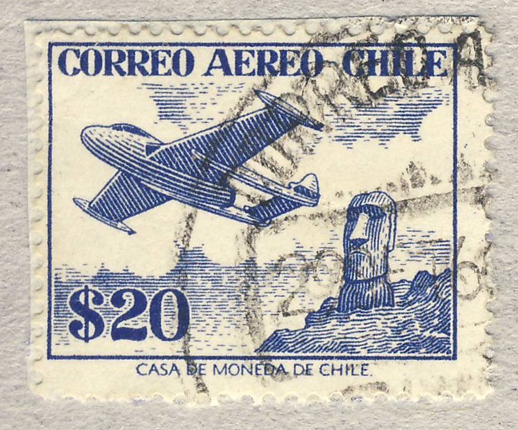 Estatua Isla de Pascua (moái) y hidoravion
