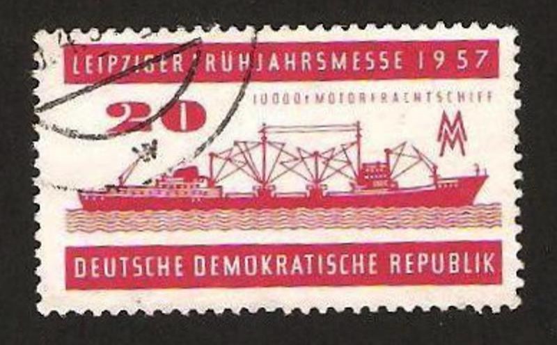 feria de primavera en leipzig, carguero de 10.000 tm.