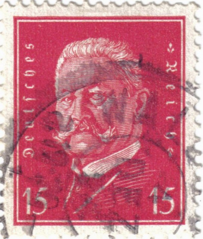 Paul von Hindenburg .