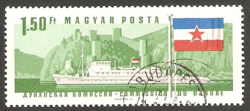 remolcador szekszard y bandera yugoslava